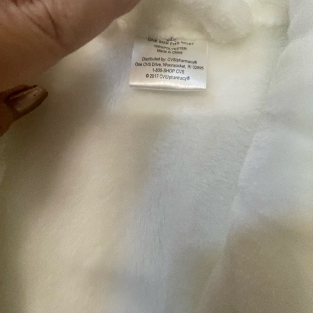 Plush White Robe - Picture 3 of 3